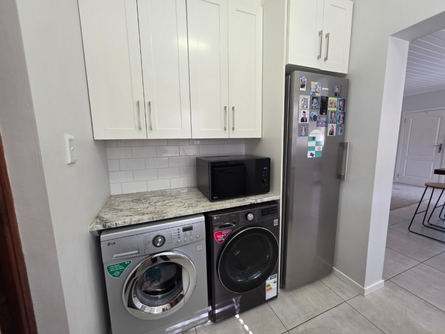 3 Bedroom Property for Sale in Melodie North West